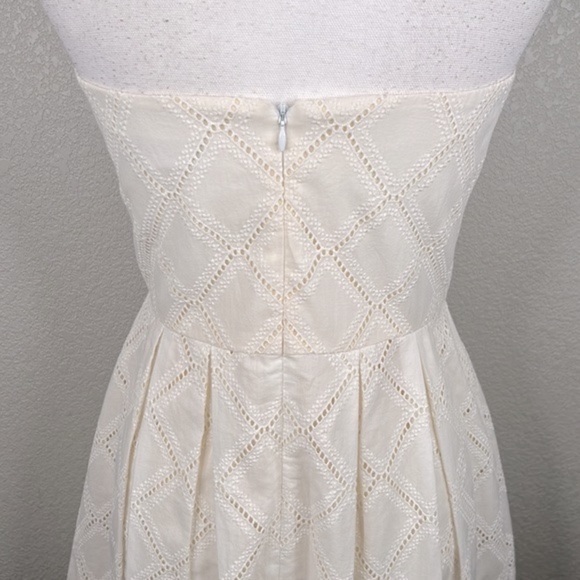 Trina Turk Cream Eyelet Sleeveless Fit & Flare Midi Summer Dress Size Medium - Picture 5 of 6